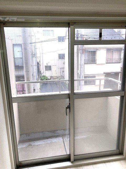 リベール上野のバルコニー