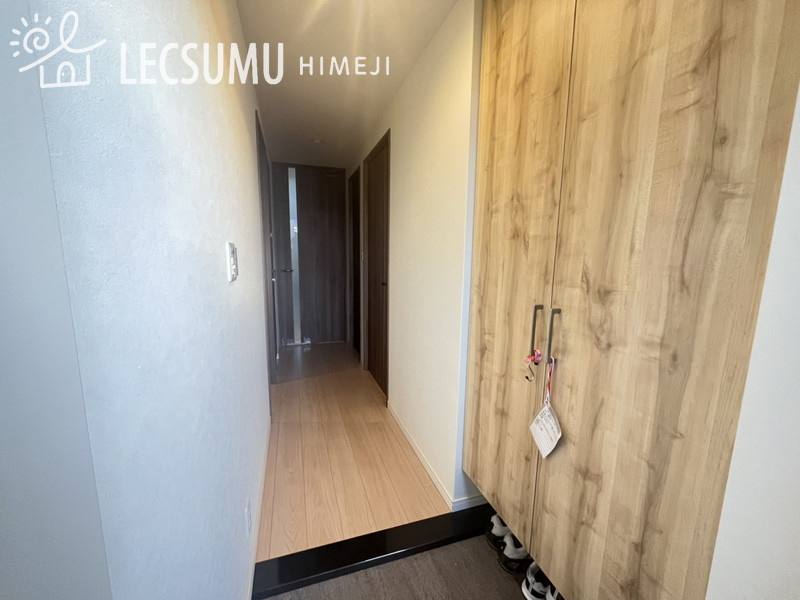 プレサンスネオ姫路の玄関
