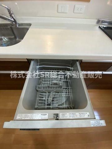 若江東町1丁目中古戸建のキッチン|あると嬉しい食洗機♪洗い物の手間が省けます！