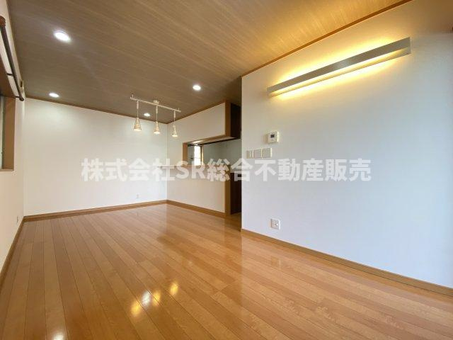 若江東町1丁目中古戸建の居間・リビング|ゆったり過ごせるリビングです