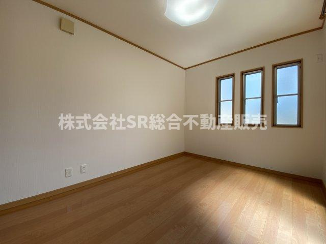 若江東町1丁目中古戸建の洋室|広々とした洋室です