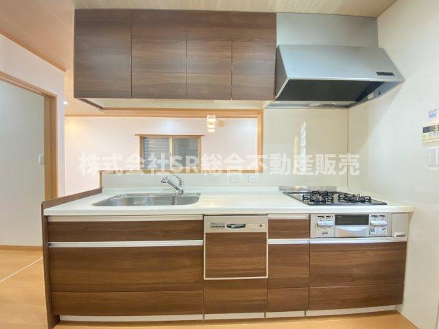 若江東町1丁目中古戸建のキッチン|人気の高いカウンターキッチン♪設備が整っていて快適にお料理できます！