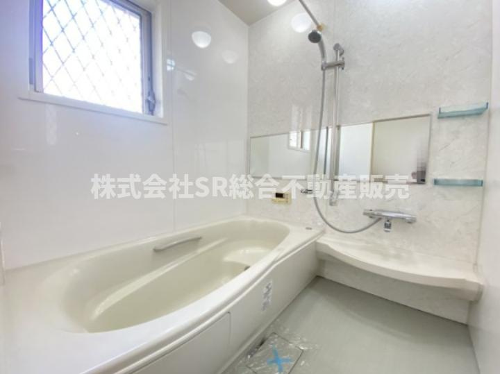 若江東町1丁目中古戸建の浴室|足を伸ばしてゆったりと浸かれます♪