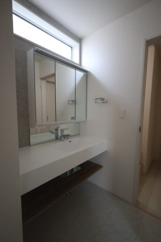 【ランドリースペース】 | 《仲介手数料無料》北区東大成町２丁目317-1(2号棟)新築一戸建てブルーミングガーデン | 撮影日 2025年10月6日 14:50 晴れ