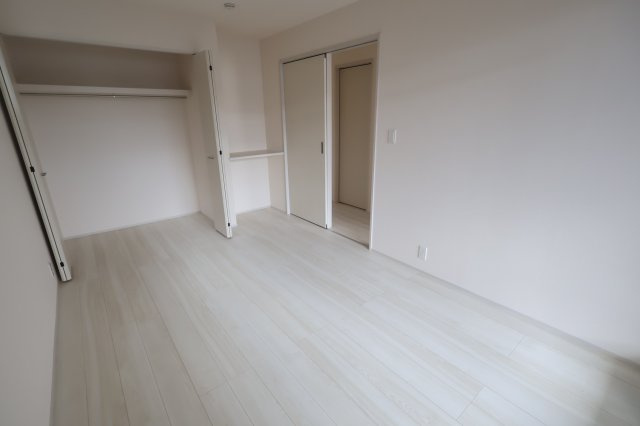 【洋室】 | 《仲介手数料無料》北区東大成町２丁目317-1(2号棟)新築一戸建てブルーミングガーデン | 撮影日 2025年10月6日 14:50 晴れ