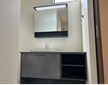 リーブルガーデン高崎上小鳥第６の独立洗面台|朝の支度にも助かる、独立の洗髪洗面化粧台