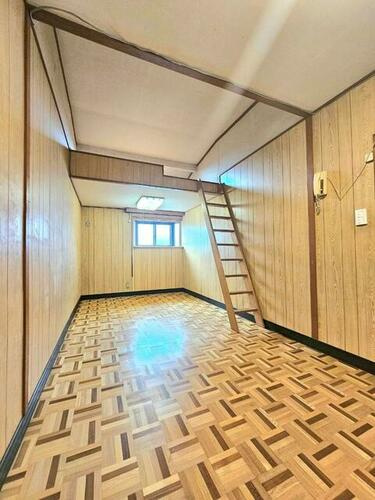 高柳７丁目　中古一戸建ての洋室|洋室7.5帖　ロフト
■物件内覧・資金計画相談・住宅ローン相談、リフォーム相談、お問合せ受付中■
※当日・翌日のご内覧、ご相談はお電話でのお問合せがスムーズです！