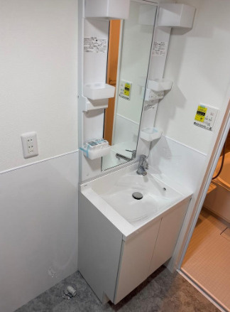 高柳７丁目　中古一戸建ての独立洗面台|シャワー付き洗面化粧台
■物件内覧・資金計画相談・住宅ローン相談、リフォーム相談、お問合せ受付中■
※当日・翌日のご内覧、ご相談はお電話でのお問合せがスムーズです！