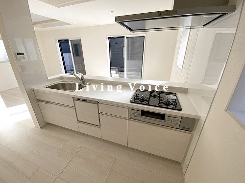 【キッチン】 | 【仲介手数料０円】秦野市下大槻　新築一戸建て　2号棟　全2棟 | 秦野市下大槻　新築一戸建て　全2棟