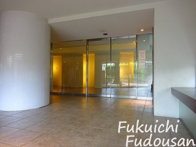 パシフィックレジデンス目黒本町のエントランス