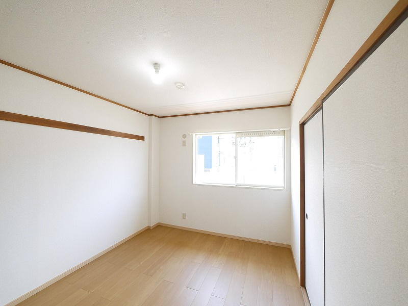 パークヒル光明の寝室|落ち着いた色調の寝室です