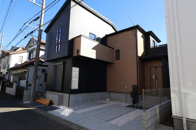 《仲介手数料無料》上尾市大字平塚2159-14(全1戸)新築一戸建てグラファーレの外観|撮影日 2025年11月28日 12:50 晴れ