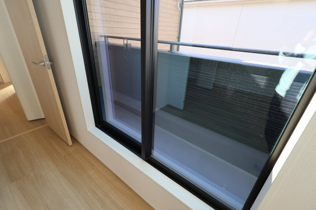 《仲介手数料無料》上尾市大字平塚2159-14(全1戸)新築一戸建てグラファーレのバルコニー|撮影日 2025年11月28日 12:50 晴れ