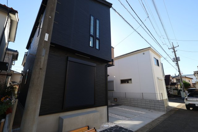 《仲介手数料無料》上尾市大字平塚2159-14(全1戸)新築一戸建てグラファーレの外観|撮影日 2025年11月28日 12:50 晴れ