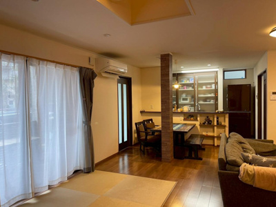 【居間・リビング】 | 鳥取市瓦町中古戸建て