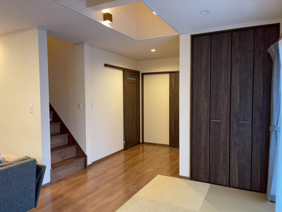 【居間・リビング】 | 鳥取市瓦町中古戸建て