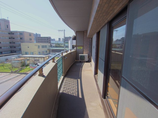 多聞館のバルコニー