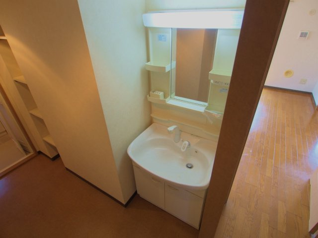 多聞館の独立洗面台