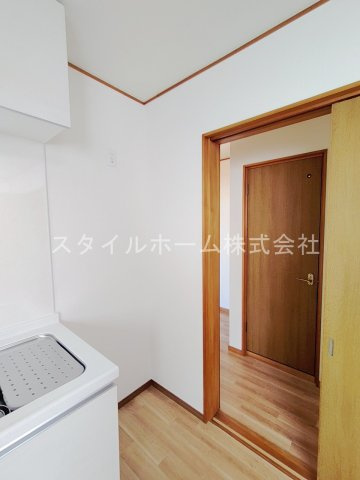 ネヴァーハウスの居間・リビング