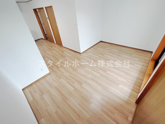 ネヴァーハウスのその他