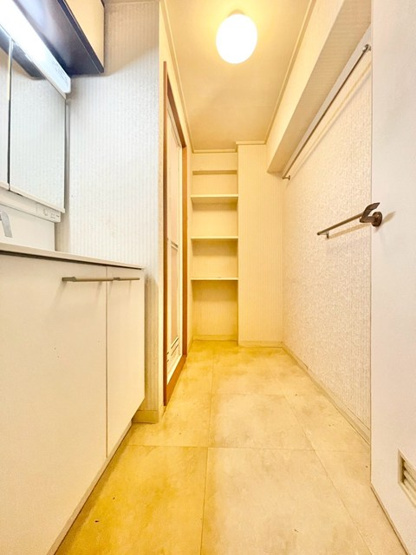 【脱衣所】 | モンテベルデ古江台 | エイブル売買事業部では、箕面市・豊中市・吹田市・池田市・茨木市・高槻市の北摂エリア全域で、物件のご紹介を致しております。北摂エリアにて購入物件をお探しの際は、当社までお問合せ下さいませ。