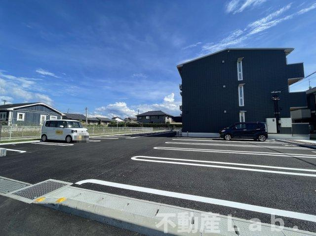 パーチェ御幸の駐車場