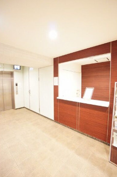 RIDGE北堀江のエントランス