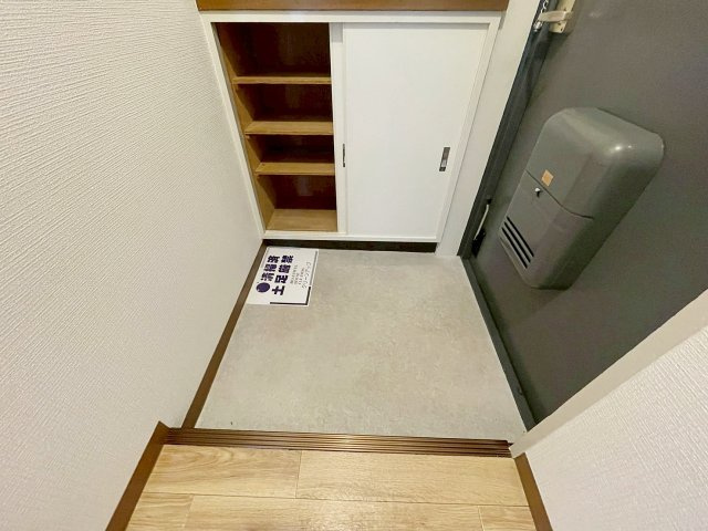 エクレールフジの玄関|収納もある玄関です