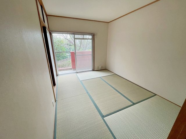 エクレールフジの和室|落ち着いた雰囲気の和室付きです