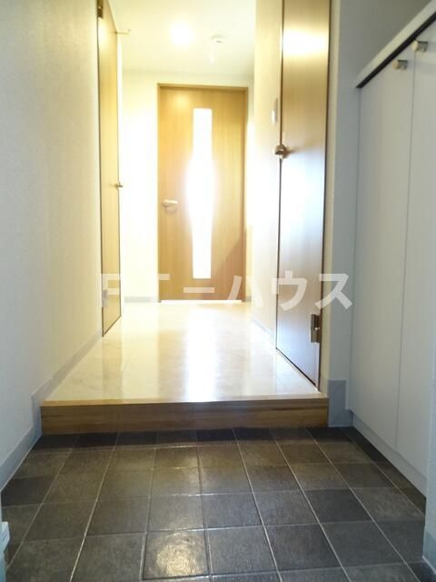 プログレッソ船橋Ⅱの玄関