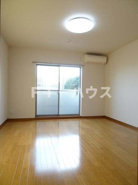 プログレッソ船橋Ⅱの居間・リビング