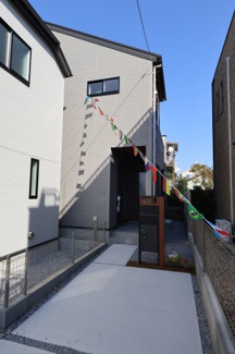 【外観】 | 撮影日 2025年10月30日 12:50 晴れ