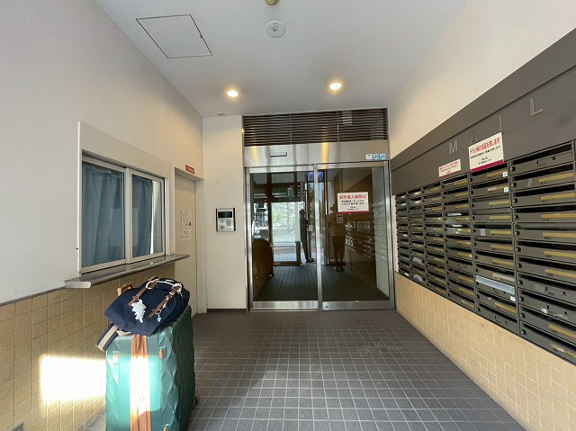 キャッスル北沢新大阪のエントランス