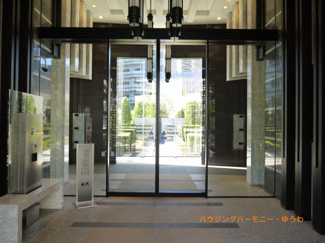 【その他共用部分】 | 監視カメラのモニターも完備しておりますので、セキュリティー対策も充実しております。