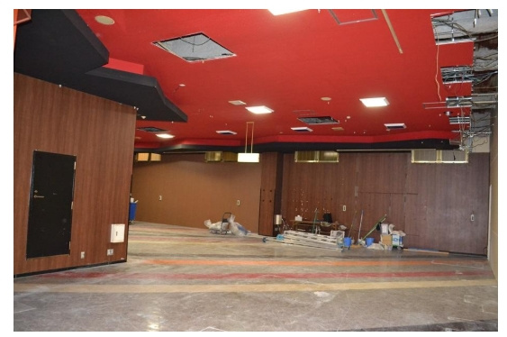 深井センタービルの内装