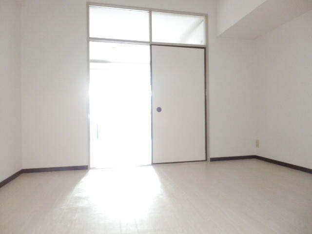 ドルミ錦糸町・大興ビルの居間・リビング