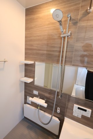 《仲介手数料無料》緑区太田窪１丁目12-18(2号棟)新築一戸建てリガーレの浴室|2025年9月26日 12:50 晴れ