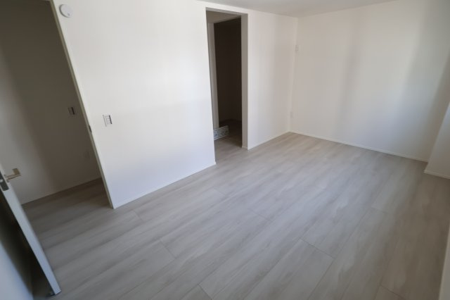 《仲介手数料無料》緑区太田窪１丁目12-18(2号棟)新築一戸建てリガーレの洋室|2025年9月26日 12:50 晴れ