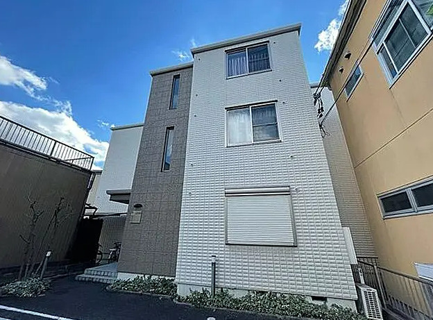 シェソワ３３２の外観