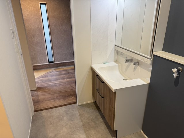 藤枝市　瀬戸新屋　新築住宅　5LDKの玄関