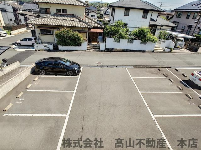 エルカーサの駐車場