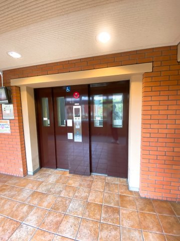大阪市阿倍野区相生通１丁目の賃貸マンションのエントランス