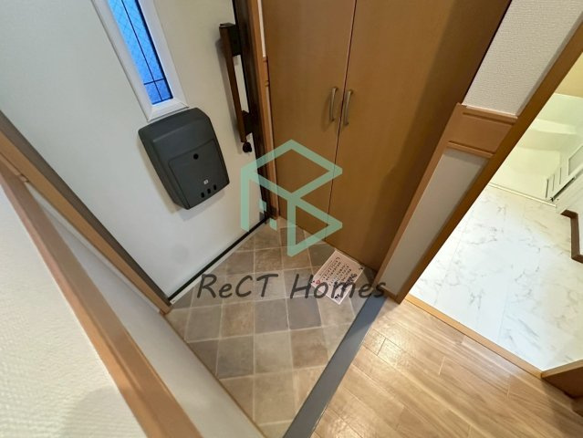 コンフォート加茂の玄関