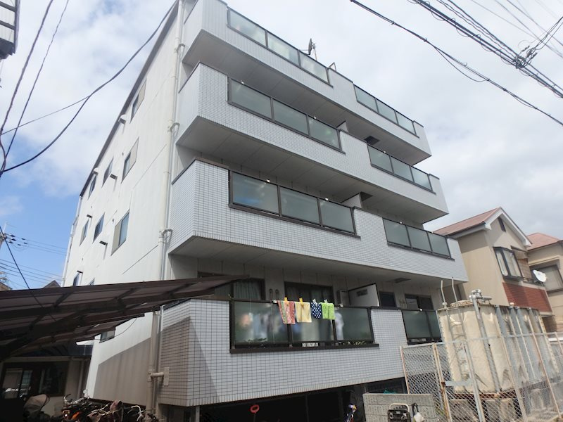 シャルル椎堂
