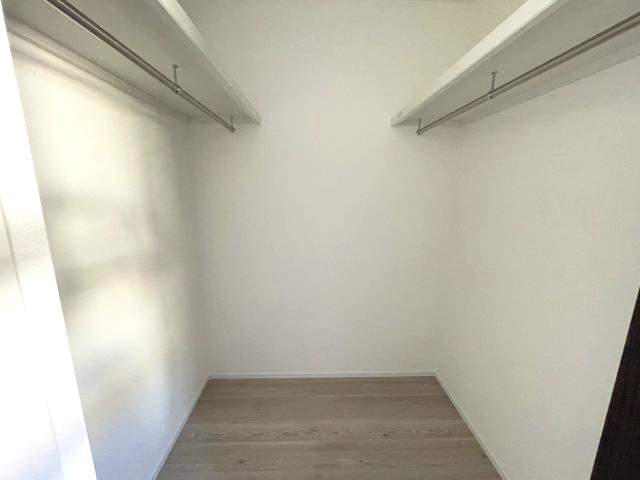 西区井口１丁目　№36136の収納|洋室6.4帖内収納