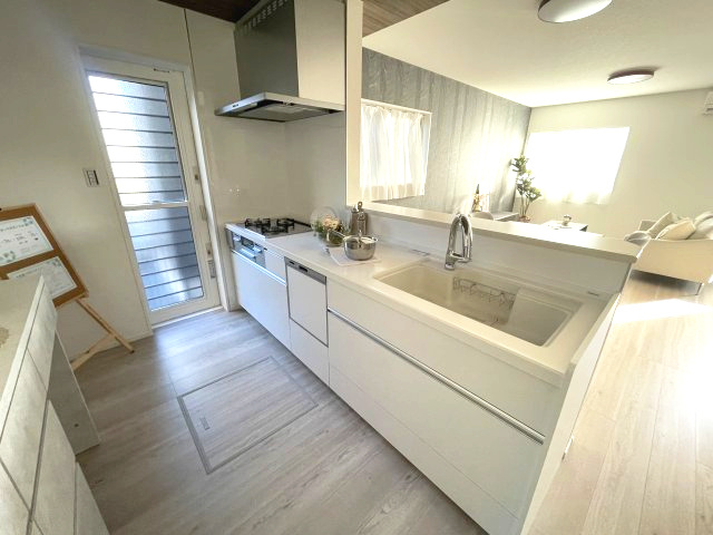 西区井口１丁目　№36136のキッチン|手元が隠せる、便利な
カウンターキッチンです。