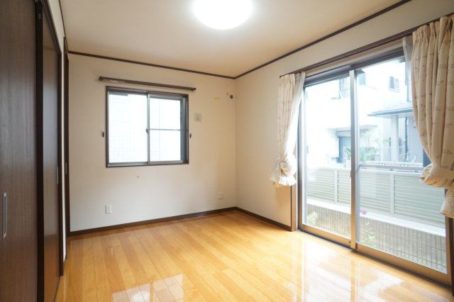 市川３丁目の洋室