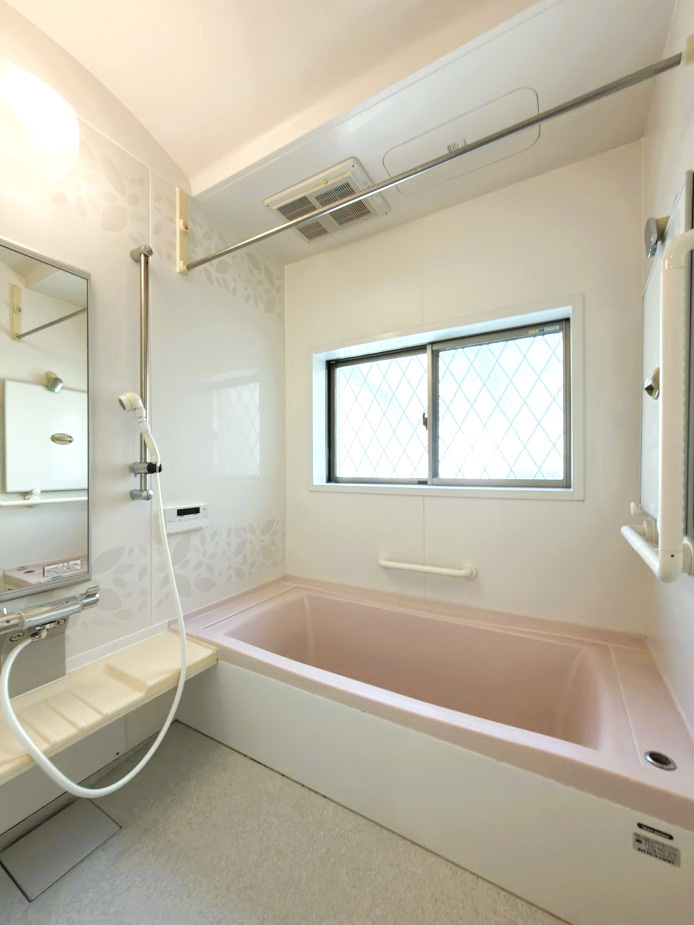 市川３丁目の浴室