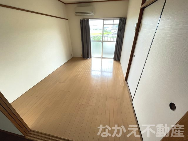 【寝室】 | スタンダードな洋室です