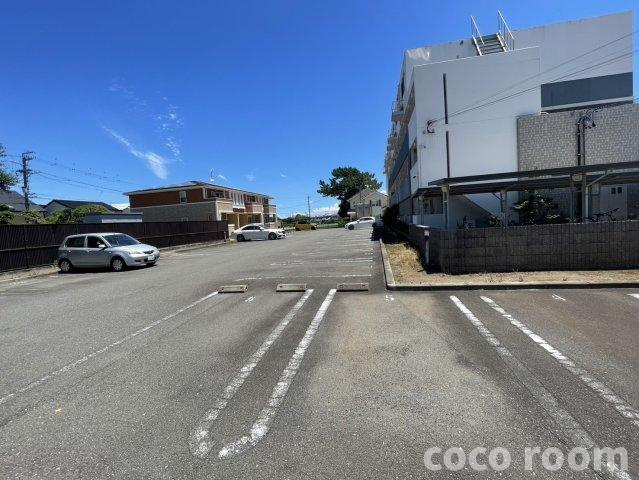 ブライトハウスの駐車場